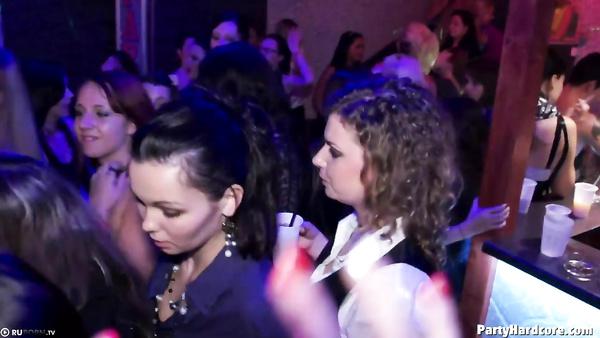 Disco hardcore avec des bâtons et des femmes divorcées se sentent baisée