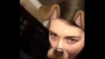 Les Femmes Qui Tirent Aussi Avec Des Hommes Connus Sur Internet Et Le Chat Vidéo