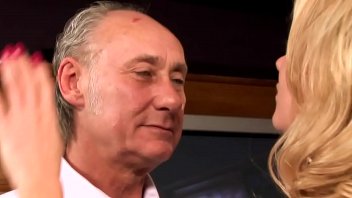 Paige Ashley A Pénétré Dans La Chatte Et Gros Cul Avec Grosse Bite