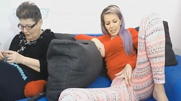 La Perversion Simona Se Gratte La Chatte Et Les Crochetes De Maikasa