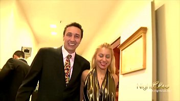 La Chienne Prise De La Fête Et Baisée Dans La Chambre D’hôtel