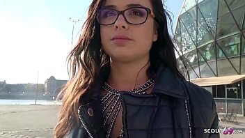 Mira A Payé Pour Un Jeu Sexuel De 10 Minutes