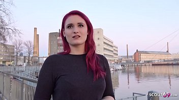 La rousse Melina connue sur le net s’est rendue à la première réunion