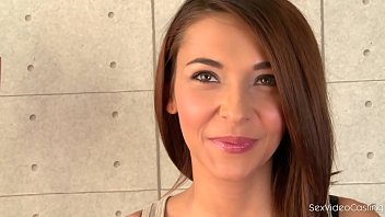 Casting et sexe avec une camarade de classe du lycée une grand-mère fille