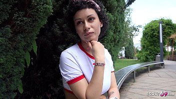 Salope prise à Unirii payé pour le sexe anal