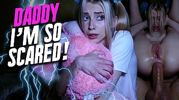 Effrayé et dépucelé par son frère à grosse bite