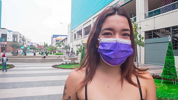 Le garçon Uber baise un client affamé de bite