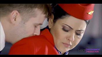 Porno dans l’avion avec une collègue hôtesse de l’air