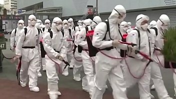 Mère à l’hôtel en quarantaine avec son beau-fils qui la baise sans protection