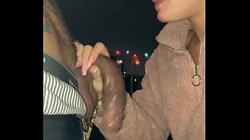 Filmé avec le téléphone la nuit quand il suce une bite