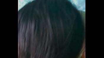 Femme roumaine qui aime la bite et la suce bien