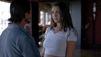 Il suce la bite de son beau-père et le baise