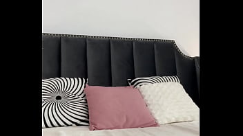 XXX en roumain avec une chatte excitée qui veut de la bite