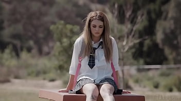 33 minutes intenses entre Gabbie et Jane, étudiantes bisexuelles