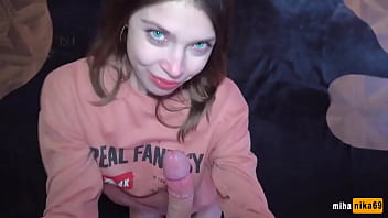 35 minutes de sexe complet avec une jolie jeune fille