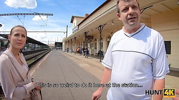 Touriste emmené de la gare et payé pour du sexe