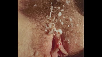 Petite amie léché dans la chatte et baisée jusqu’à ce qu’elle soit pleine de sperme