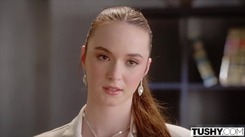 La copine veut du sexe dans la chatte et s’étouffe avec éjaculation